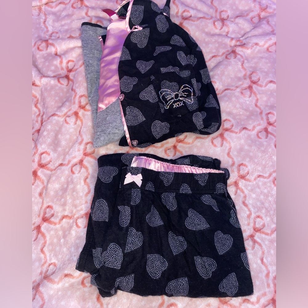 Betsy Johnson Intimates Heart pjs size small in black & pink!🖤💗 - Picture 3 of 12